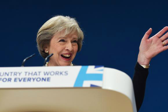 Primeira-ministra britânica, Theresa May, em discurso durante a conferência anual do Partido Conservador, em Birmingham, Reino UnidoFacundo Arrizabalaga/Agência Lusa/direitos reservados