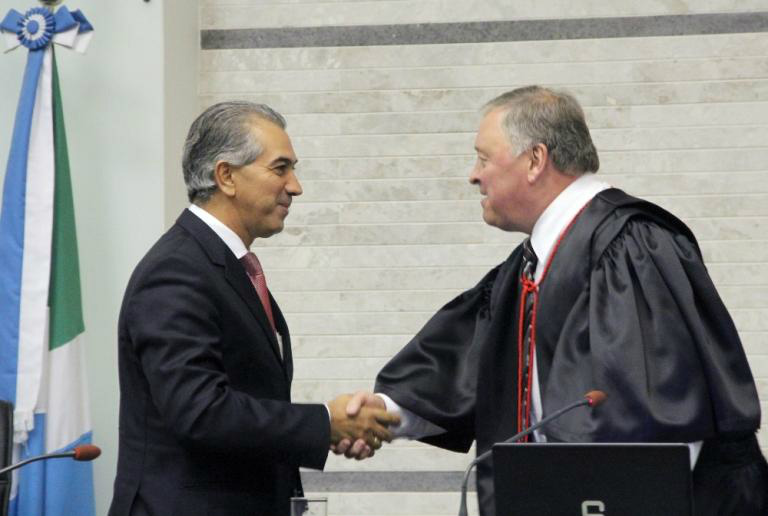 Reinaldo Azambuja prestigia eleição de presidente e vice e posse no TRE-MS Reinaldo Azambuja prestigia eleição de presidente e vice e posse no TRE-MS