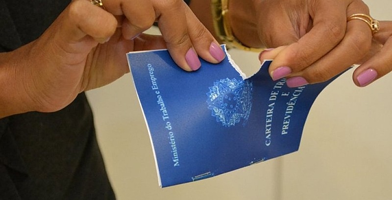 Proposta dos bancos de reajuste zero "joga a categoria para a greve" Bancos mantêm proposta de retirar direitos e querem reajuste zero. Na próxima terça (25), assembleia pode definir greve - Sindicato dos Bancários do RS