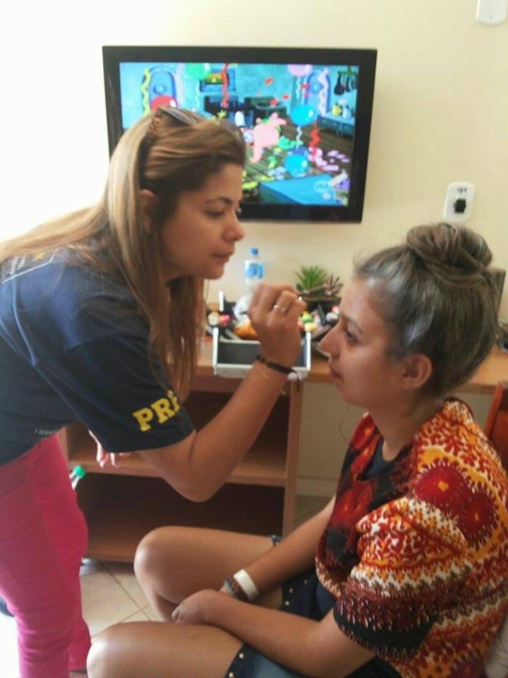 Diretora Teatral Alessandra Tavares e a aluna Tamires Quirino, vencedora do prêmio de Melhor atriz na Final do Fetran