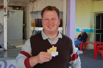 O pastel mais famoso de Amambai Nelson Hoffmann: