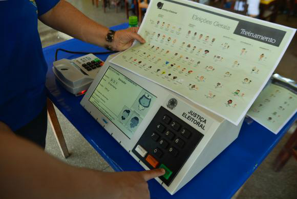 Saiba o caminho do voto depois do fim do pleito nas seções eleitorais Saiba o caminho do voto depois do fim do pleito nas seções eleitorais