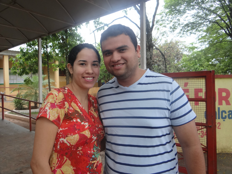 Eleitores amambaienses vão as urnas para eleger presidente e governador Roberto Racchtiune e sua esposa Daiane durante as eleições / Foto: Moreira Produções