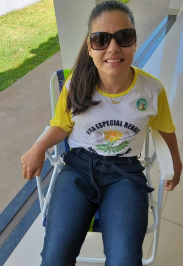 Paralisia Cerebral: ao nascer, Laiza trouxe amor e união para a família Laiza tem 23 anos e desde o seu 1º aninho é aluna da APAE / Foto: Arquivo Pessoal