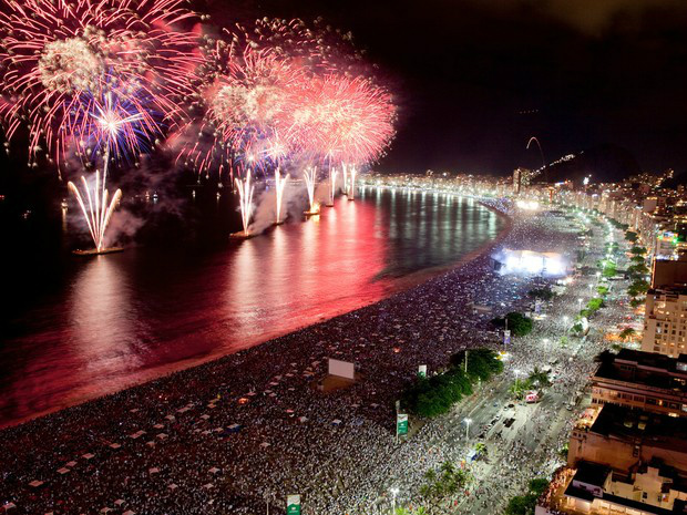 Capitania dos Portos do Rio se prepara para show de fogos na orla São esperadas 2,3 milhões de pessoas para o réveillon em Copacabana