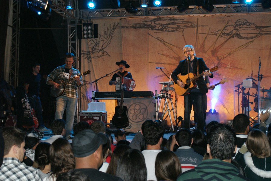Réveillon 2014: Porto Alegre tem show das bandas Nenhum de Nós e Papas da Língua Grupo Nenhum de Nós