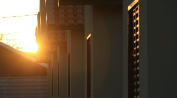 Dia será ensolarado com baixos índices de umidade do ar Dia será ensolarado com baixos índices de umidade do ar