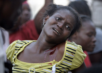 Mulheres de todas as idades são atacadas diariamente em campos de refugiados no Haiti