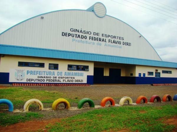 Treinos acontecem no ginásio municipal de esportes / Foto: Moreira Produções