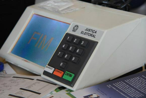 Segundo o Tribunal Superior Eleitoral (TSE), em todo o país, mais de 1,8 milhão de eleitores estão com seus títulos irregularesFoto: Divulgação 
