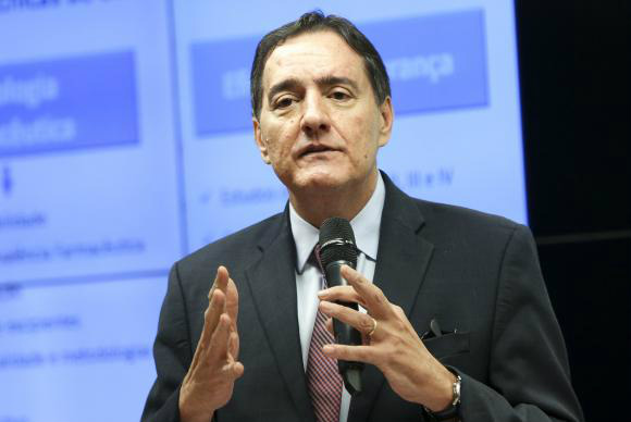 Em  audiência  na  Câmara  dos  Deputados,  o  diretor-presidente  da  Anvisa,  Jarbas  Barbosa,  se  diz  “defensor ferrenho”  de  um  novo  texto  que  regulamente  as  agências  reguladoras    Marcelo  Camargo/Agência  Brasil