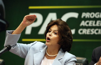 Dilma cria programa nos moldes do PAC para combate à miséria Dilma cria programa nos moldes do PAC para combate à miséria