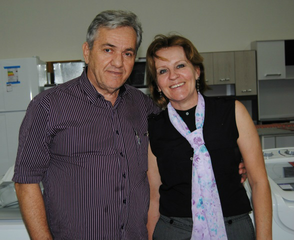 O casal proprietário da Lojas Veneza, Jandir e Lourdes Guerra / Foto: Moreira Produções