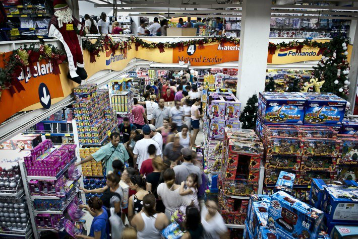 Segundo relatório da FGV, consumidores estão mais otimistas com a economiaFoto: Divulgação