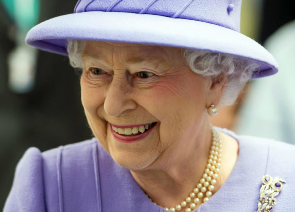 Elizabeth II é a rainha a ocupar por mais tempo o trono britânico Elizabeth II é a rainha a ocupar por mais tempo o trono britânico