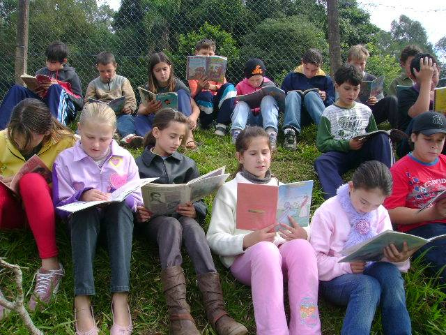 40% dos alunos concluem o 3º ano do ensino fundamental sem ler bem