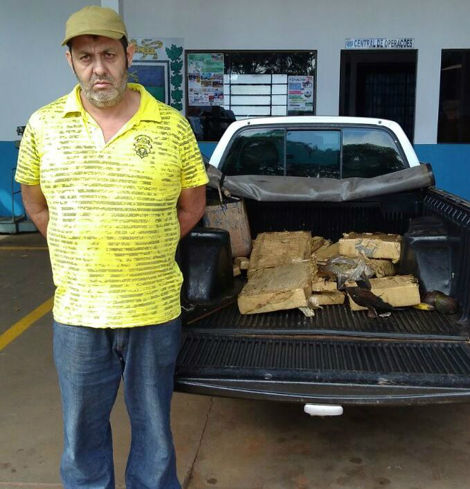 Ademar transportava 80 quilos de maconha em um fundo falso / Foto: Polícia Militar