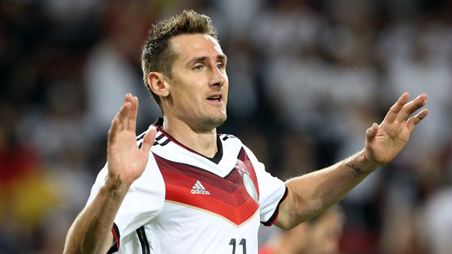 Klose quebra o primeiro recorde. Falta o de Ronaldo