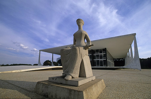 STF impede segunda reeleição de prefeitos em cidades diferentes