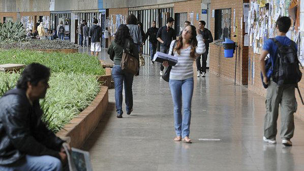 Professores de 38 universidades aderem à greve, diz Andes Professores de 38 universidades aderem à greve, diz Andes