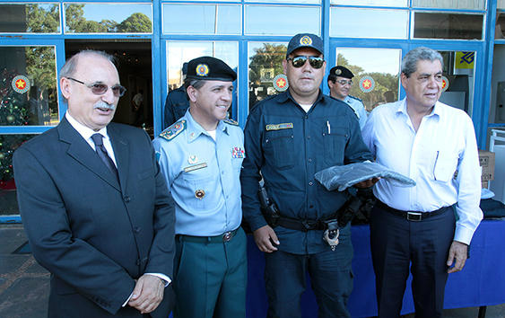 O investimento foi realizado inteiramente com recursos estaduais, e os uniformes irão atender policiais da Capital e do interior