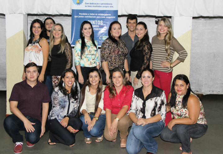 Tutores e funcionários do Polo Unopar Amambai / Foto: Divulgação