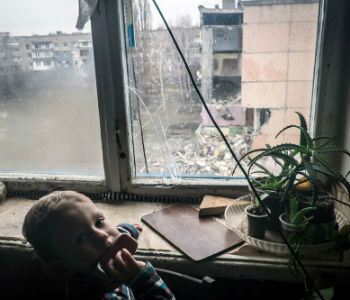 Criança em sua casa em Donetsk. Foto: © UNICEF/NYHQ2014-3507/Volpi