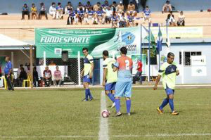 Maracaju, Antônio João e Douradina passam à próxima fase da Copa Assomasul Douradina (amarelo) enfrentou Antônio João (Foto Edson Ribeiro)