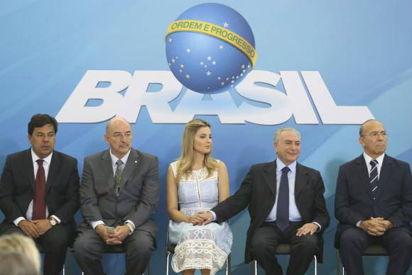 Temer escala primeira-dama para incentivar adesão de municípios ao Criança Feliz O presidente Michel Temer e a primeira-dama Marcela Temer participam do lançamento do Criança FelizAntonio Cruz/ Agência Brasil