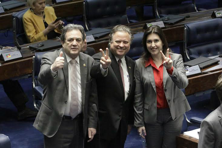 Simone Tebet: "A PEC 71 acaba efetivamente com os conflitos fundiários." “PEC 71 é sinônimo de paz no campo”, diz Simone em sessão do Senado que aprovou a matéria em dois turnos.