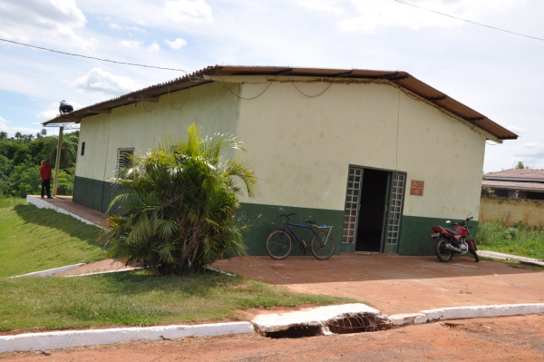 Prefeitura faz reformas em sedes de associações de moradores Na vila Jussara, a Prefeitura realizou a troca da cobertura da Associação de Moradores.