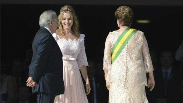Três impactos do rompimento entre PMDB e governo na crise política Michel e Marcela Temer na cerimônia de posse de Dilma Rousseff em 2015; relacionamento relâmpago e discrição na vida pessoal