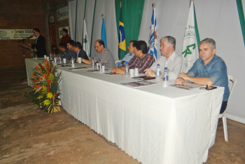 Presidente da ACIA compondo a mesa de autoridades na solenidade de abertura da 27ª Expobai / Foto: Moreira Produções