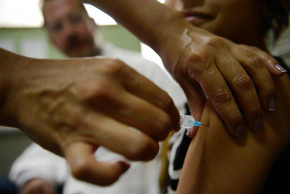 Governo lança campanha de mobilização para incentivar vacina contra HPV Governo lança campanha de mobilização para incentivar vacina contra HPV