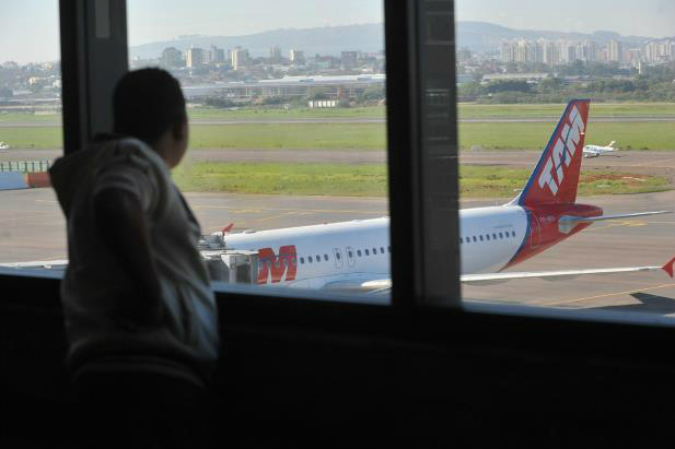Greve prejudicou 25 voos no total das empresas Gol e Tam que tinham como destino a Argentina / Foto: Divulgação