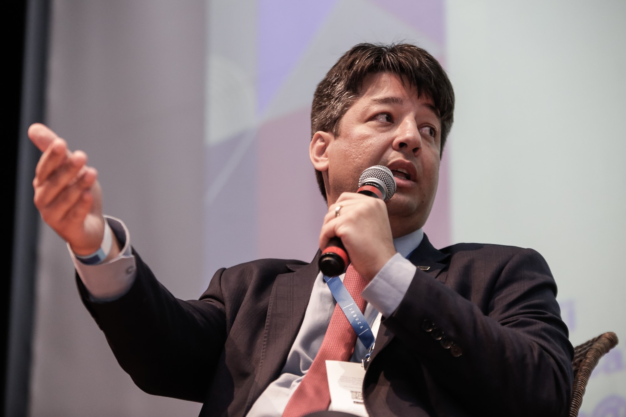 O secretário de Educação Superior do MEC, Arnaldo Lima, em um dos painéis do 3º Congresso Internacional de Jornalismo de Educação. Foto: Alice Vergueiro/Reprodução.