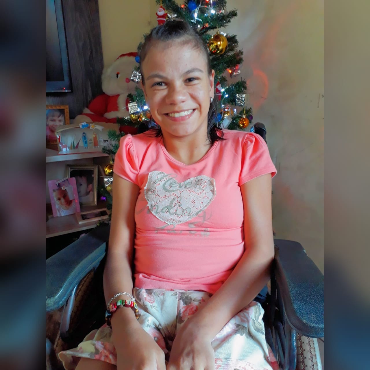Raissa tem 14 anos e seu sorriso contagia / Foto: Arquivo Pessoal