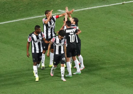 Atlético-MG domina, marca dois gols no primeiro tempo e afunda o Avaí Atlético-MG domina, marca dois gols no primeiro tempo e afunda o Avaí