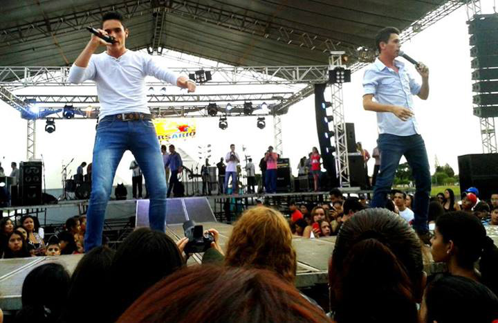A dupla chega agora ao seu primeiro ano de união e lança seu primeiro CD.