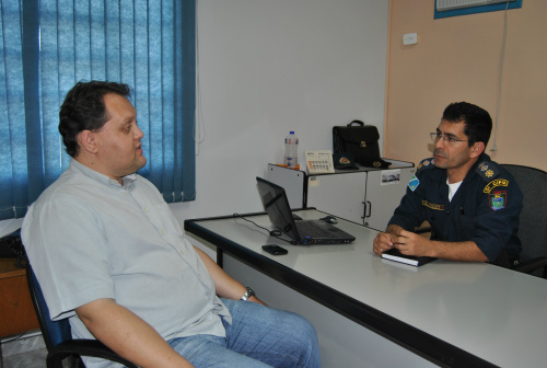 E/D - Presidente da ACIA, Lelo, e o comandante da 3ªCIPM, major Wilson Cesar VelasqueFoto: Moreira Produções 