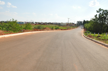 Inaugurações e lançamento de obras acontecem na segunda (26) em Amambai Várias obras serão inauguradas, na foto, o asfalto que dá aceso ao Residencial Por do Sol