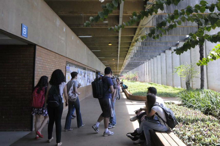 PMs nas universidades podem estimular democratização policial PMs nas universidades podem estimular democratização policial