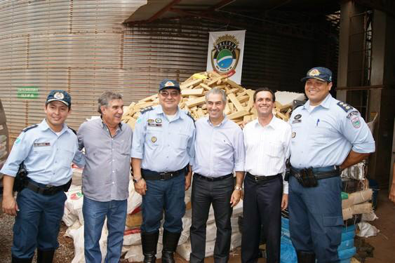 Participaram do ato de incineração dos entorpecentes o Governador Reinaldo Azambuja e o secretário de Estado de Justiça e Segurança Pública, Sílvio Maluf junto da Policia Civil / Foto: Chico Ribeiro