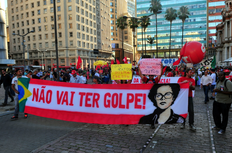 Artistas e intelectuais fazem ato contra o impeachment