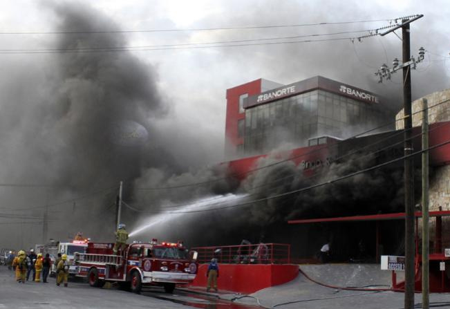 Ataque em cassino deixa 53 mortos no México