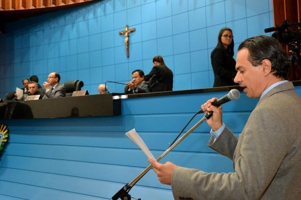 Marquinhos requer abertura de CPI sobre nepotismo e servidores fantasmas Requerimento foi lido durante questão de ordem na sessão desta quinta-feira (6), pelo deputado estadual Marquinhos Trad (PSD)Foto: Divulgação