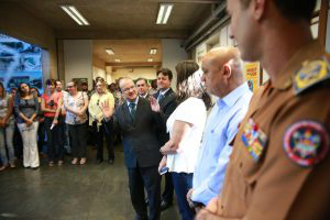 Sejusp contribui com a 3ª Campanha do Agasalho dos Servidores Públicos José Carlos Barbosa entrega as doações dos servidores da Sejusp.Foto: Divulgação