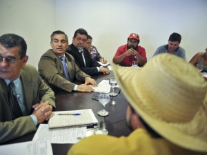 Trabalhadores rurais ouvem resposta do governo às reivindicações