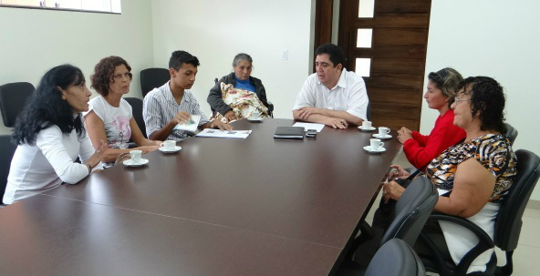 Moradores mantém reunião com o secretário municipal de Governo, Odil Puques