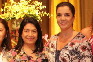 Campanha do Agasalho 2017 vai beneficiar os 79 municípios de Mato Grosso do Sul Secretária da Sedhast, Elisa Nobre e a primeira dama de MS, Fátima Azambuja.Foto: Divulgação